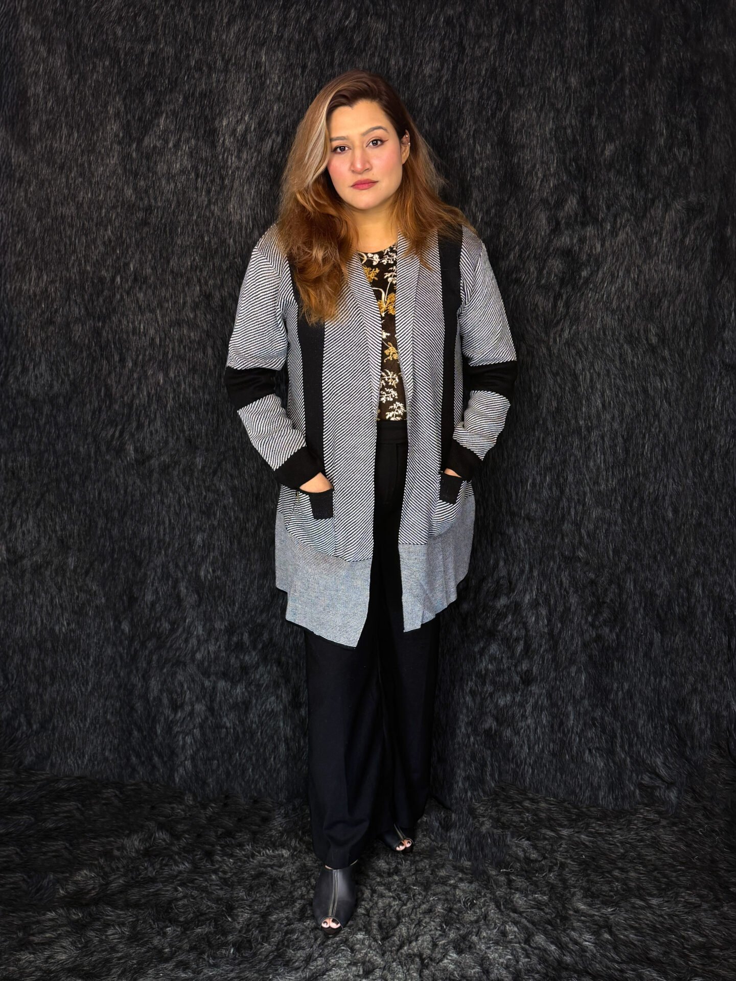 Women’s black and white herringbone open-front long cardigan with pockets